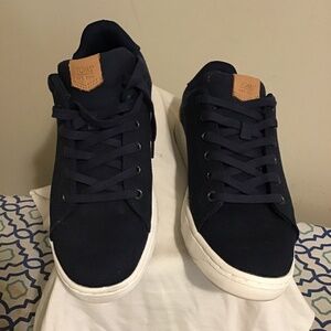 🔥Best offers, TOM’S,  worn twice, see pics, navy blue/tan, great shoes